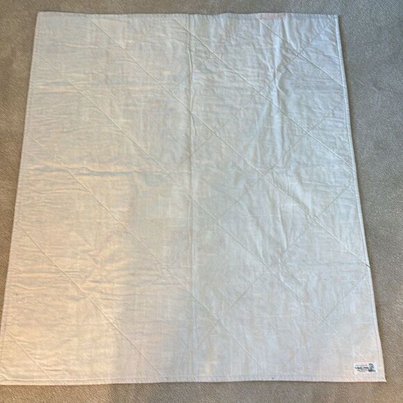 Project Linus Handmade Child’s Quilt Tiny Frogs Print 48”x42” - Picture 7 of 9